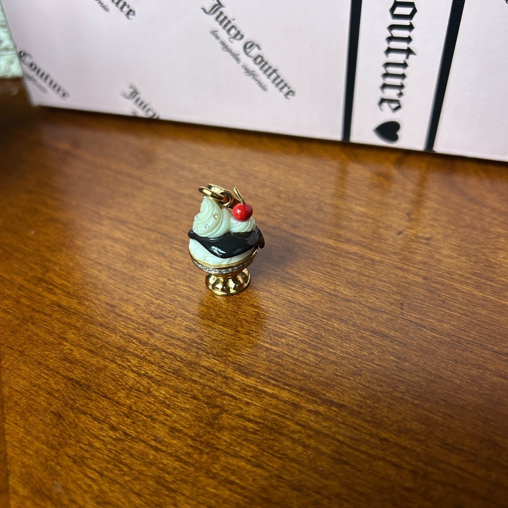 Juicy Couture sundae charm like new rhinestone